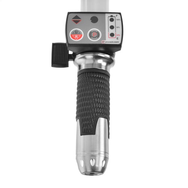 Handgriff aus Metall und Gummi mit Bedienpanel für Groundrunner Gerät. Display mit Batteriestand, Funktionstasten und Groundrunner Logo.