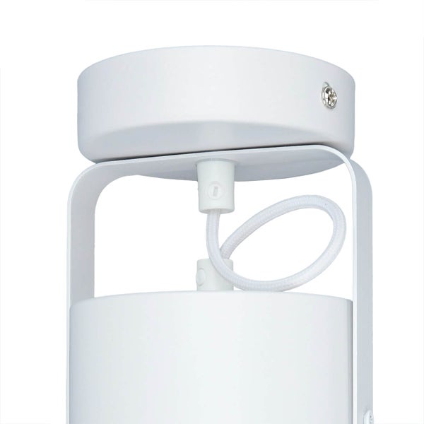 Nahaufnahme einer weißen Deckenleuchte