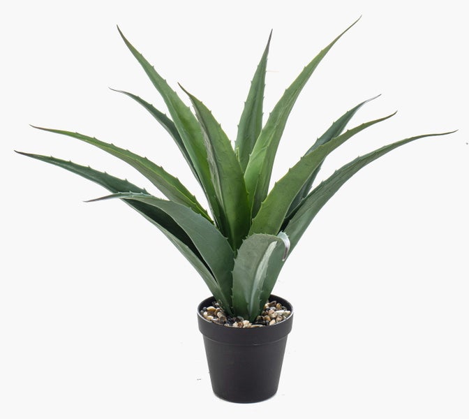 Künstlicher Geweihfarn im schwarzen Kunststofftopf mit grünen Wedeln.