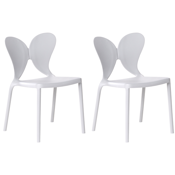 Zwei weiße Kunststoffstühle