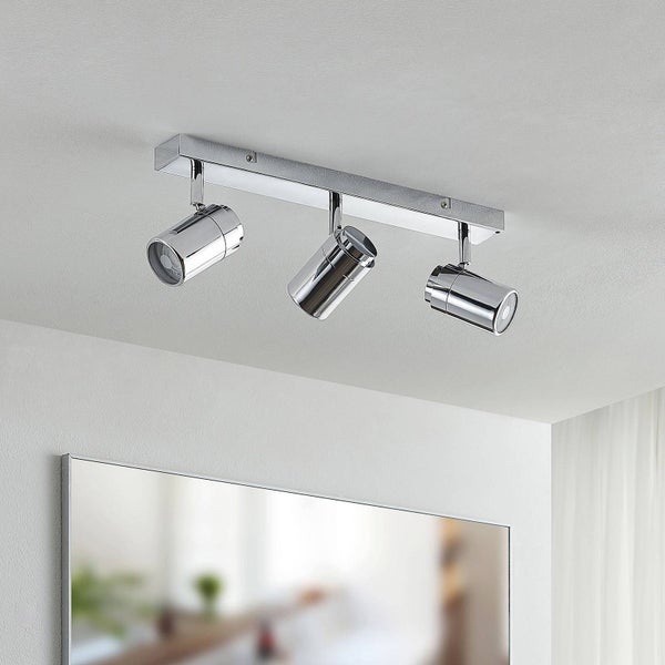 Deckenleuchte mit drei Strahlern