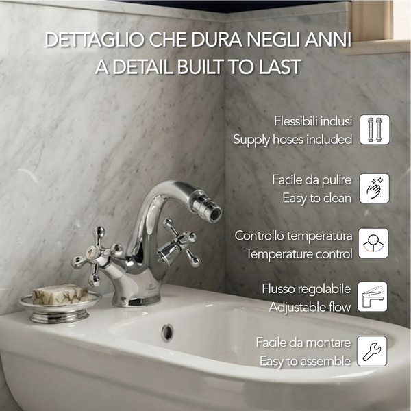 Klassische verchromte Bidetarmatur mit Kreuzgriffen an einem weißen Bidet, inklusive Funktionssymbolen für einfache Montage und Reinigung.