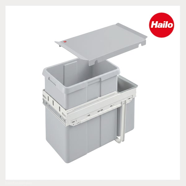 Grauer Hailo Einbau-Abfallsammler aus Kunststoff mit zwei Behältern, Metall-Auszugssystem und einem Deckel. Hailo Logo.