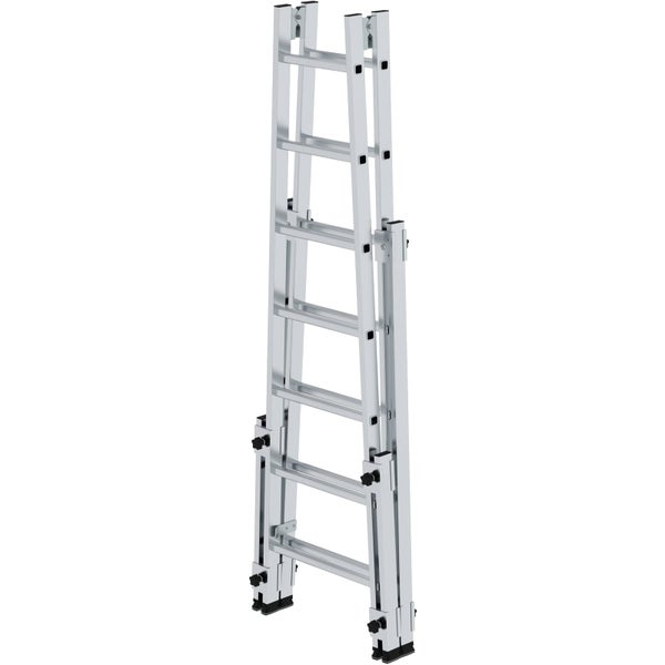 Mehrzweckleiter aus silberfarbenem Aluminium mit verstellbarer Höhe und schwarzen Standfüßen.