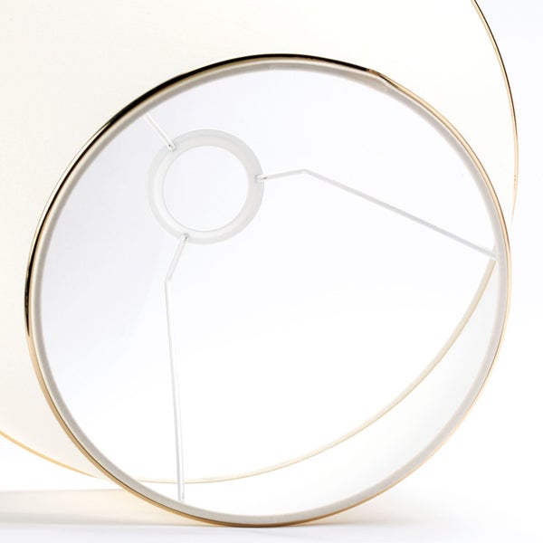 Lampenschirm mit goldfarbenem Rand und weißer Halterung