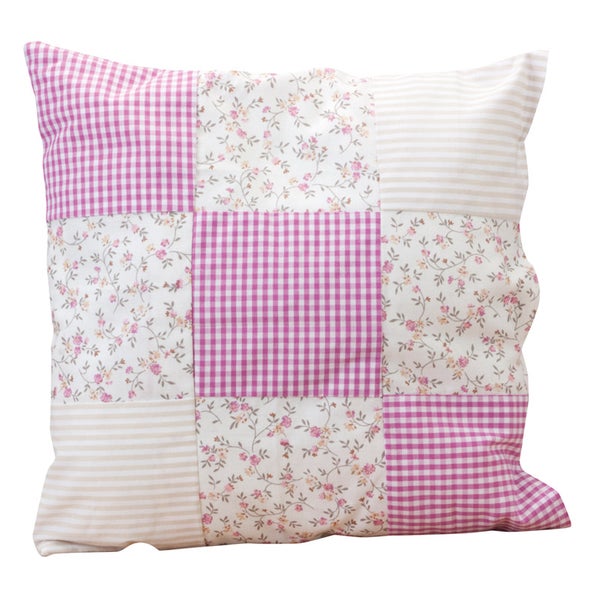 Quadratisches Zierkissen im Patchwork Design mit floralem Muster, Karomuster und Streifenmuster.