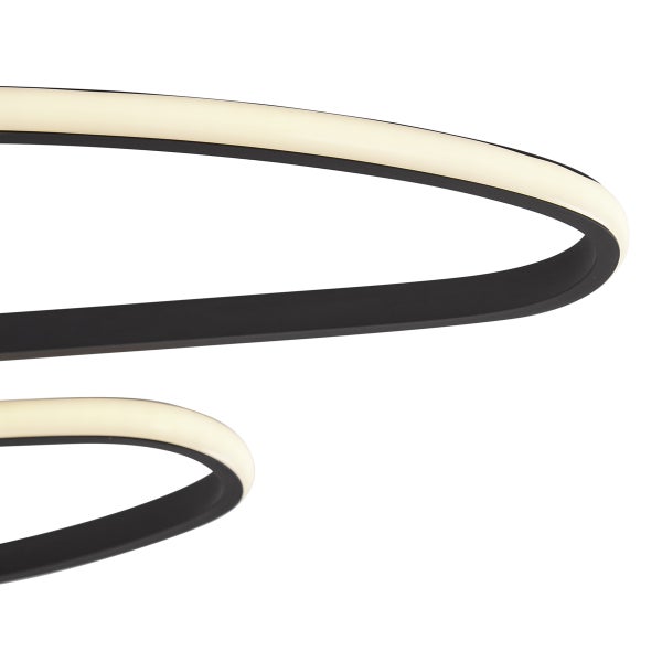 Detailaufnahme einer LED-Deckenleuchte mit ringförmigem Design