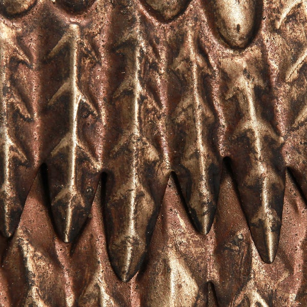 Nahaufnahme eines Zierelements mit Zackenmuster