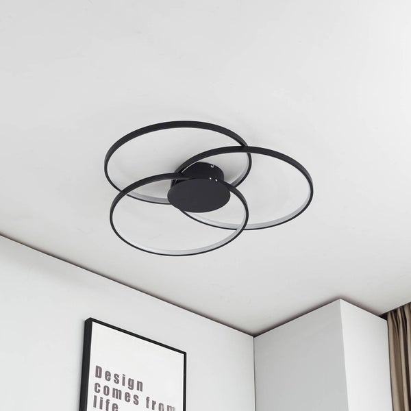 Moderne schwarze LED-Deckenleuchte mit drei ineinander verschlungenen Ringen.