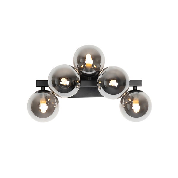 Wandleuchte mit fünf runden Lampenschirmen