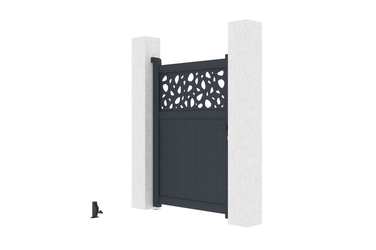 Einflügeliges Gartentor aus Aluminium in Anthrazit mit dekorativem Lochmuster im oberen Bereich, montiert zwischen zwei weißen Pfeilern.