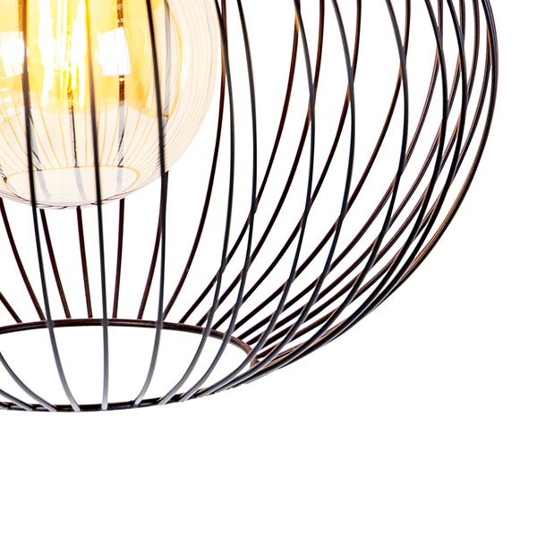 Detailansicht einer Draht-Hängeleuchte mit Leuchtmittel