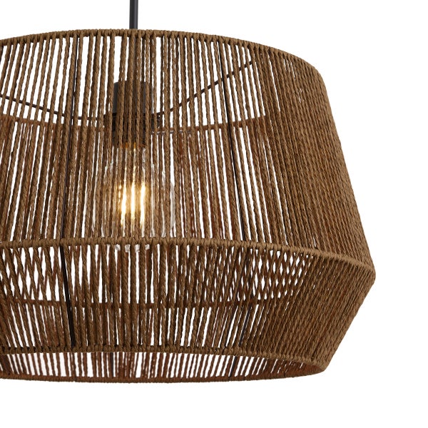 Moderne Pendelleuchte mit Lampenschirm aus geflochtenen Seilen und einer sichtbaren Lichtquelle für stimmungsvolle Innenbeleuchtung