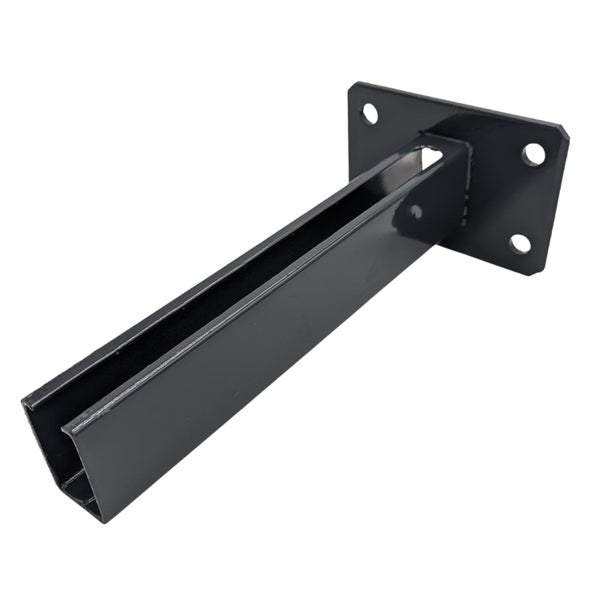 Pfostenhalterung aus Metall mit rechteckiger Grundplatte und Befestigungslöchern