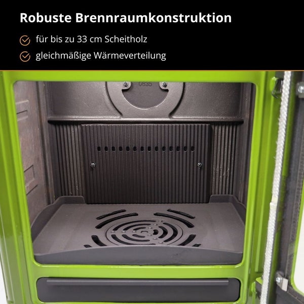 Robuste Brennraumkonstruktion aus Gusseisen für Holzscheite bis zu 33 Zentimeter und gleichmäßige Wärmeverteilung.
