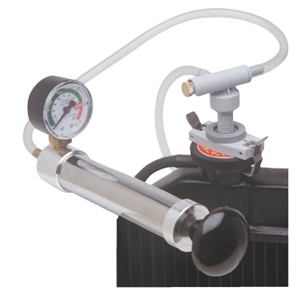 Kühlsystem-Druckprüfer mit Manometer und Schlauchanschluss an Kühler