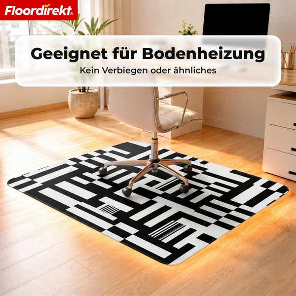 Floordirekt Logo. Bodenschutzmatte mit geometrischem Muster unter einem Bürostuhl auf Holzfußboden. Geeignet für Fußbodenheizung.