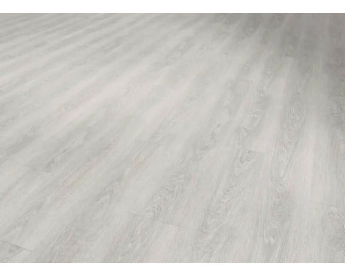 Heller Laminatboden mit Holzstruktur