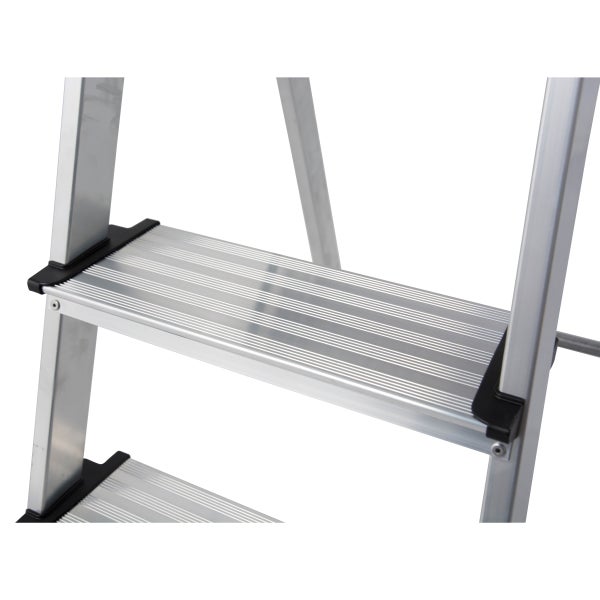 Detailansicht einer Aluminiumleiter mit Stufen