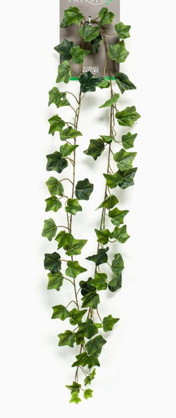 Künstliche Efeuranke von Emerald mit naturgetreuen grünen Blättern für die Wanddekoration oder als Hängepflanze.