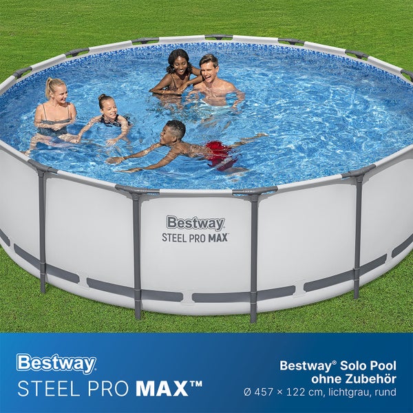 Bestway Steel Pro Max Aufstellpool, rund, Durchmesser 457 Zentimeter, Höhe 122 Zentimeter, mit Stahlrahmen im Garten mit schwimmenden Personen.
