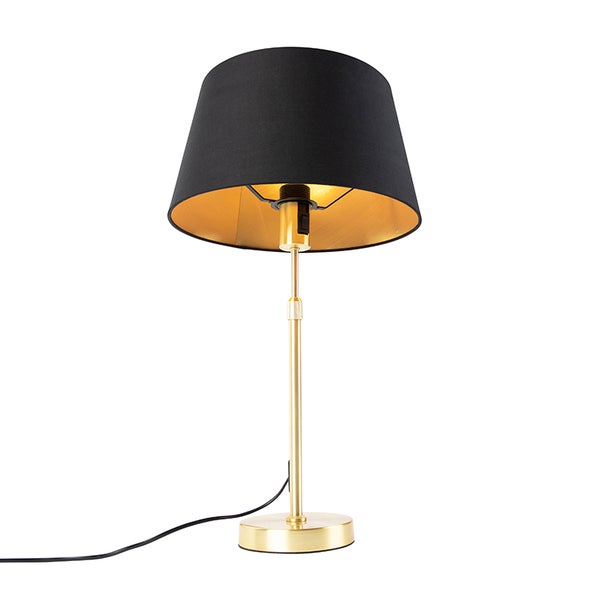 Tischleuchte mit schwarzem Textilschirm, goldener Innenseite und goldfarbenem Metallgestell.