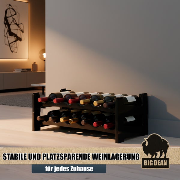 Weinflaschen in einem dunklen Holzregal zur Weinlagerung