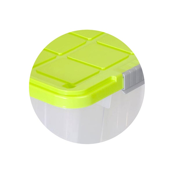 Detailaufnahme eines Kunststoffbehälters mit Deckel und Verschlussclip