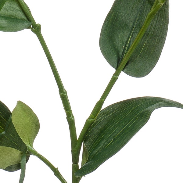 Künstliches Einblatt Spathiphyllum mit weißen Blüten in einem schwarzen Topf.