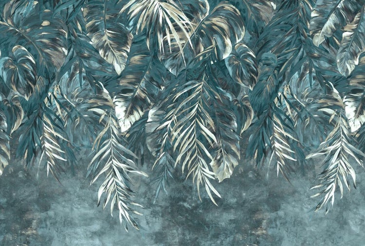 Nahaufnahme von Kiefernnadeln und Knospen.