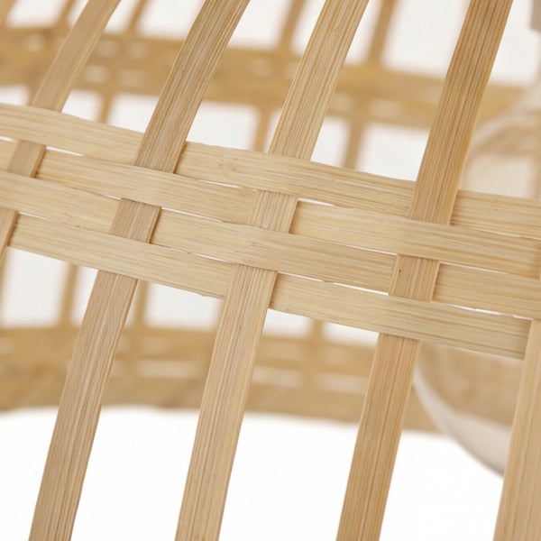 Detailansicht eines Korbes aus geflochtenem Bambus