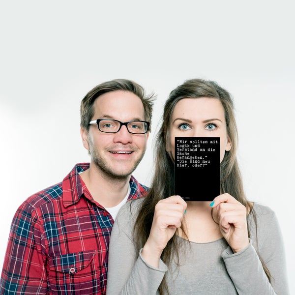 Mr. & Mrs. Panda Postkarte Wir sollten mit Logik... - Schwarz