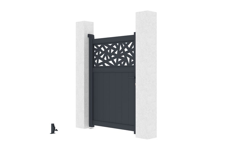 Einflügeliges Gartentor aus Aluminium in Anthrazit mit dekorativem geometrischem Muster im oberen Bereich und blickdichter Füllung unten.