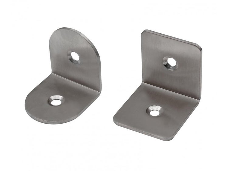 Zwei verschiedene Winkelverbinder aus Metall mit Löchern für Schrauben