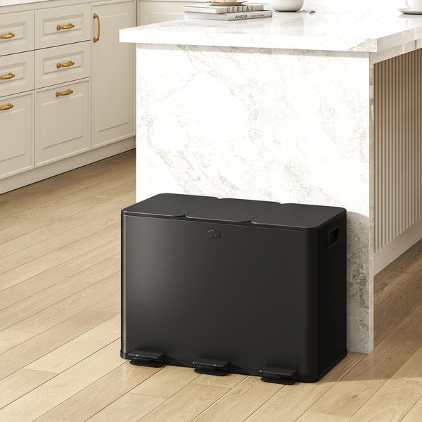 Wäschekorb aus Holz mit Stoffeinsatz und Deckel