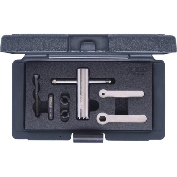 Werkzeugsatz für Glühkerzen in geöffnetem Werkzeugkoffer