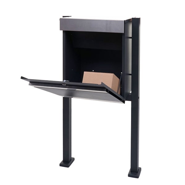 Offener Paketbriefkasten mit Paket