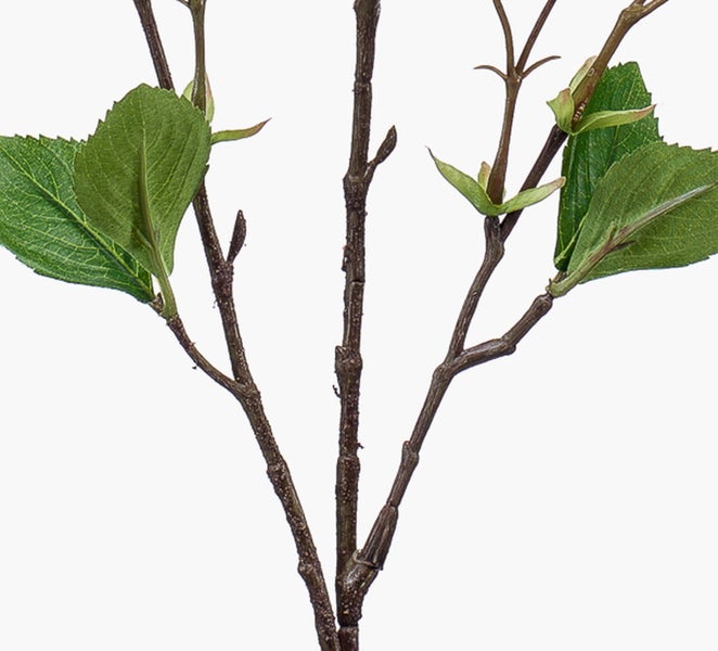 Künstlicher Zweig mit grünen Blättern und realistischer Rindenstruktur für dekorative Zwecke.