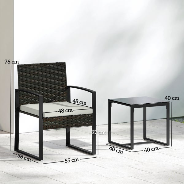 Gartenstuhl und Beistelltisch Set mit Maßangaben. Stuhl 76 Zentimeter hoch, 55 breit, 58 tief. Beistelltisch 40 mal 40 mal 40 Zentimeter.