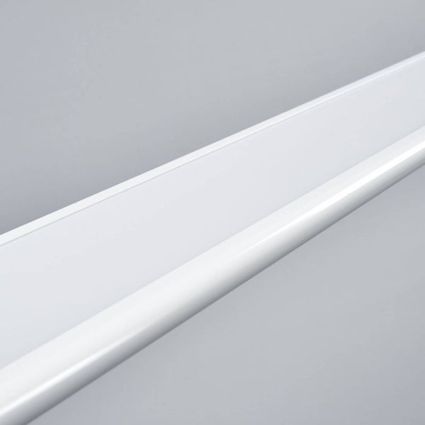 Weißes LED-Profil oder Abdeckung für LED-Streifen.