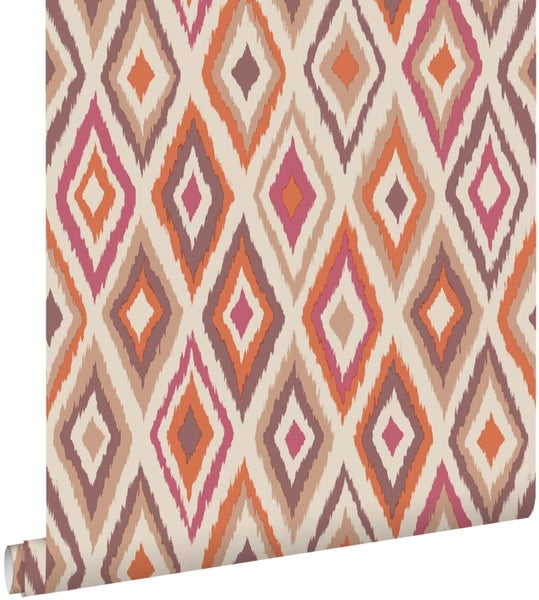 Tapetenrolle mit geometrischem Rautenmuster