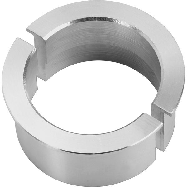 Nahaufnahme einer Pflanze mit tropfenbedeckten Blättern