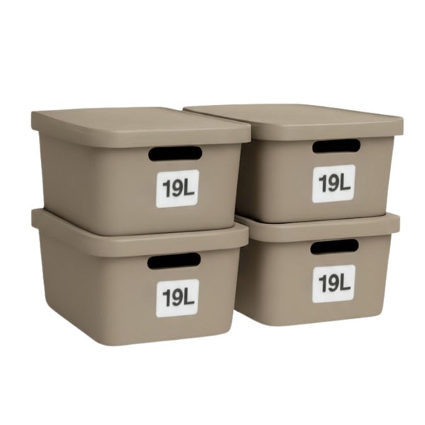 Aufnahme eines Schlafzimmers mit einem beigen Aufbewahrungsbehälter mit Deckel auf einem Nachttisch