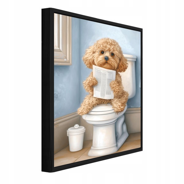 Wandbild mit einem Pudel mit Brille, der auf einer Toilette sitzt und Zeitung liest, gerahmt in einem schwarzen Rahmen für Wohndekoration.