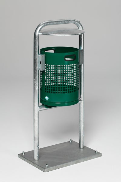 PROREGAL Klassischer Gelochter Abfallsammler Für Außenbereich Rohrbogen Dach Mit Bodenplatte HxBxT 115 x 49 x 40 cm Stahl Grün