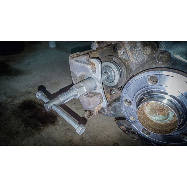 Bremskolbenrücksteller im Einsatz am Bremssattel