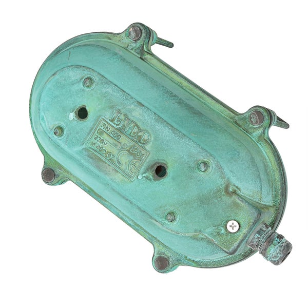 Ovale Außenleuchte aus Kupfer mit Schrauben