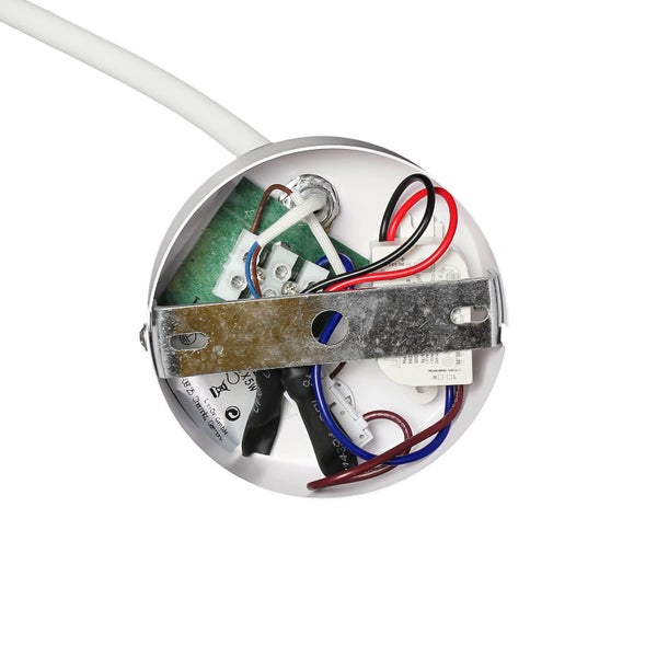 Innenansicht einer Deckenleuchte mit Verkabelung