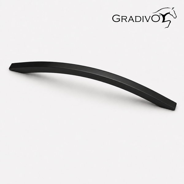 Gebogener Möbelgriff aus Metall in Schwarz und Gradivo Logo.