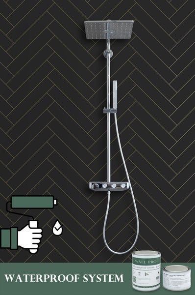 Duschsystem vor schwarzer Wand mit Fischgrätmuster und wasserdichtem System